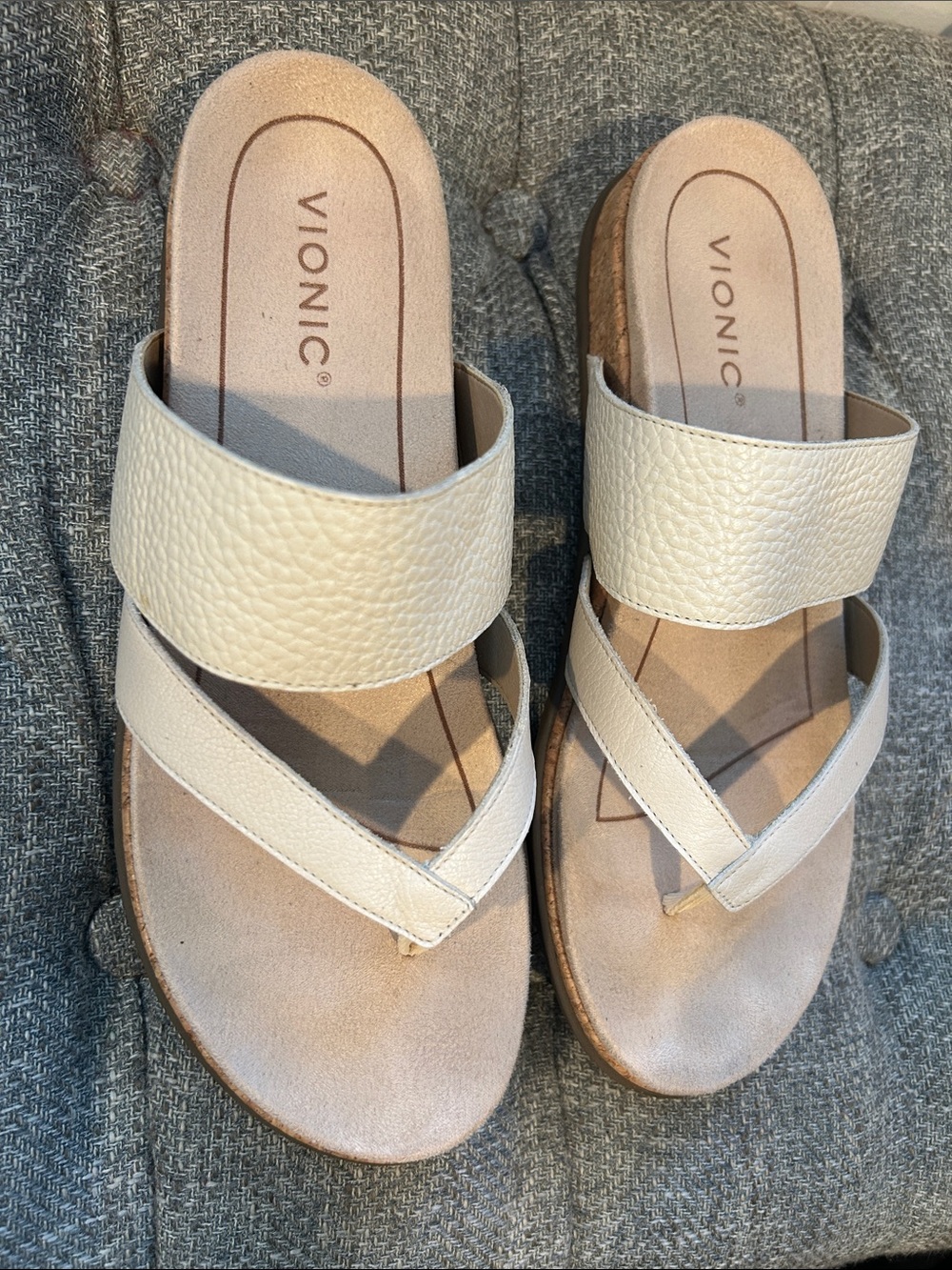 Vionic Women's Sandal - Biege Leather Slide EUC 10m